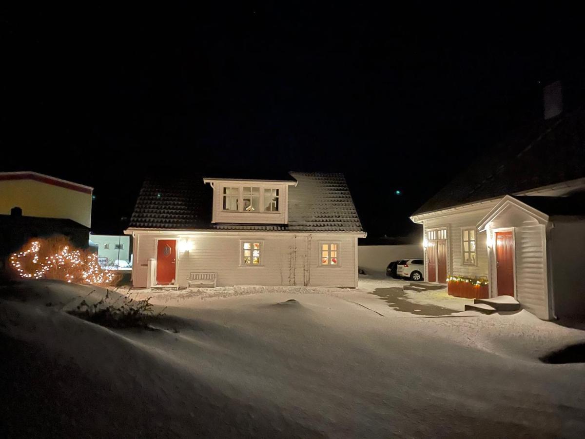 Den Gamle Fyrmesterboligen Андендес Екстериор снимка